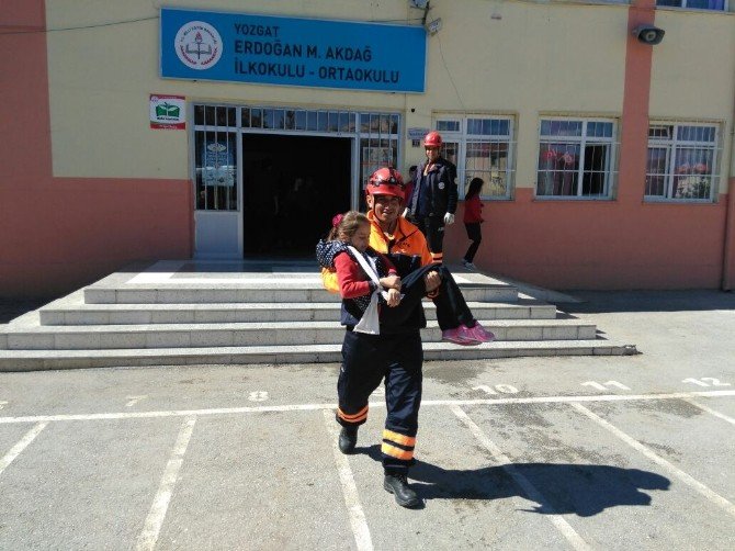 Yozgat Erdoğan Akdağ İlk Ve Ortaokulunda Yapılan Deprem Tatbikatı Gerçeği Aratmadı