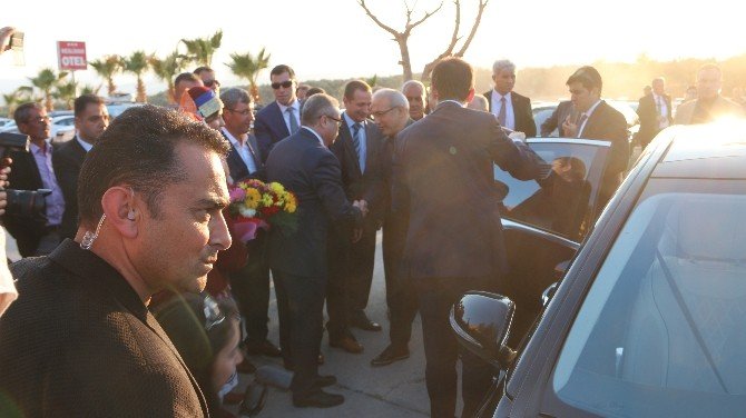Başbakan Yardımcısı Elvan, Mut’ta Muhtarlarla Bir Araya Geldi