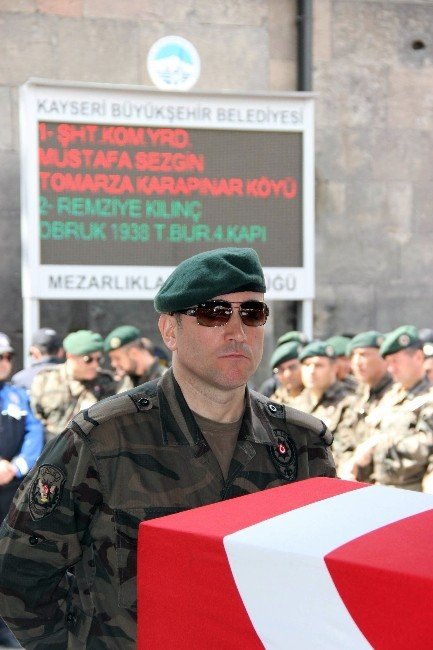 Şehit Mustafa Sezgin Son Yolculuğuna Uğurlandı