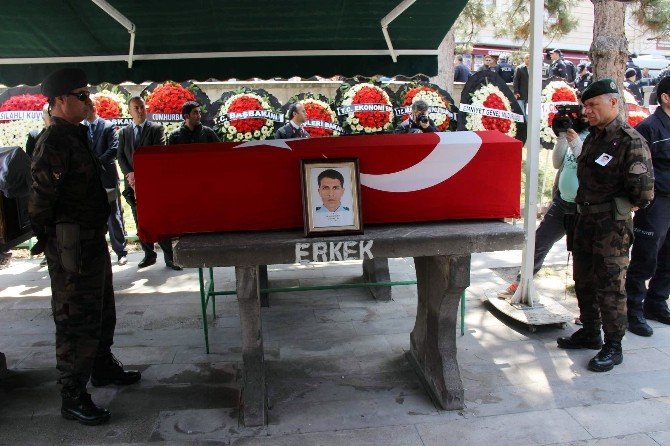 Şehit Mustafa Sezgin Son Yolculuğuna Uğurlandı