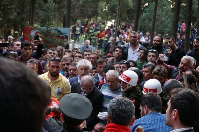 CHP Balıkesir Milletvekiline Şehit Cenazesinde Yumruk