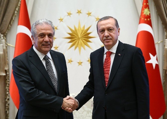 Cumhurbaşkanı Erdoğan, AB Komiseri Avramopulos’u Kabul Etti