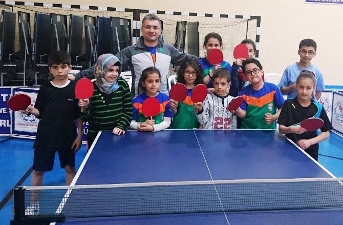 Yeşilyurtspor Masa Tenisi Takımı, Kupa Ve Madalyaları Topladı