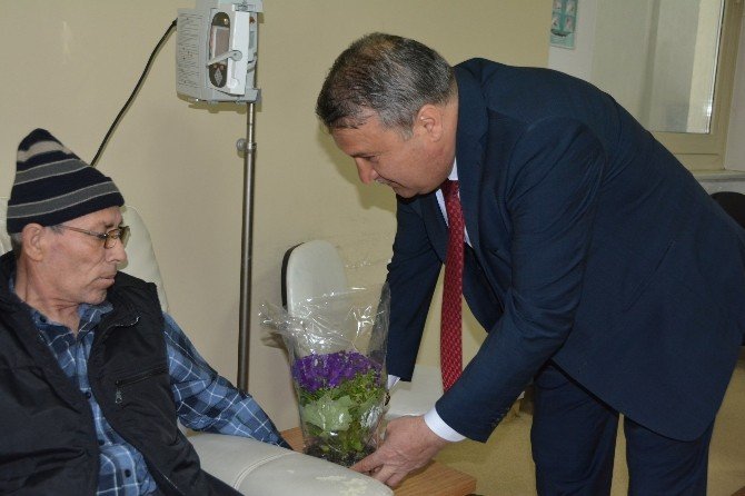 Doktor Başkan’dan Kanser Hastalarına Ziyaret