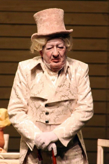 Usta Sanatçı Erhan Abir Hayatını Kaybetti