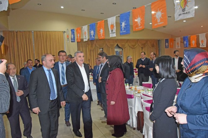 AK Parti Sakarya Teşkilatı'ndan vefa yemeği
