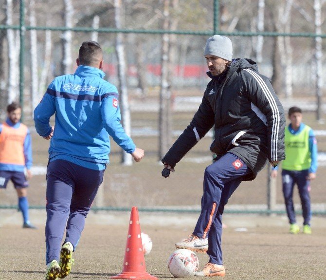 Bb Erzurumspor Teknik Direktörü Yıldırım: “Şampiyonluk Yolunda Önemli Bir Maça Çıkacağız”