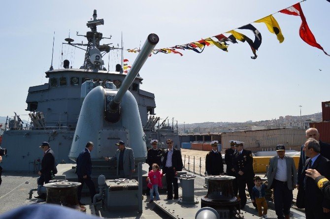 Savaş Gemileri Gazi Ve Şehit Yakınlarını Ağırladı