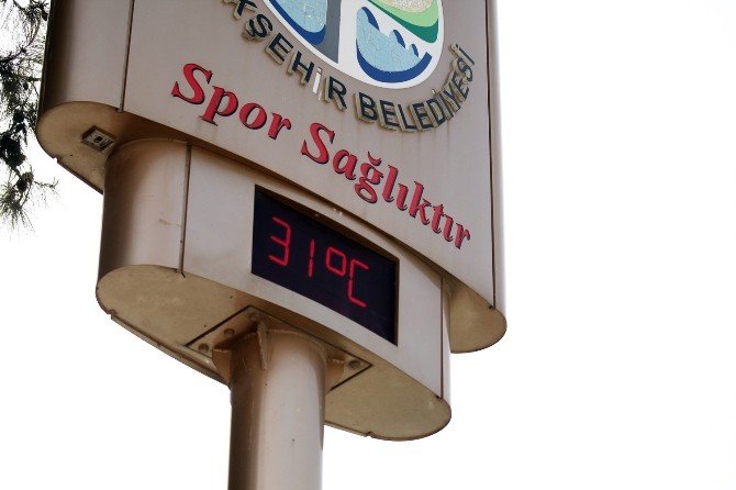 Adana’da Sıcak Hava Termometreleri Bozdu