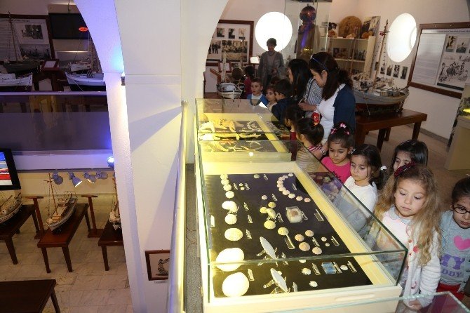 Minik Öğrenciler Bodrum Deniz Müzesi’ni Gezdi