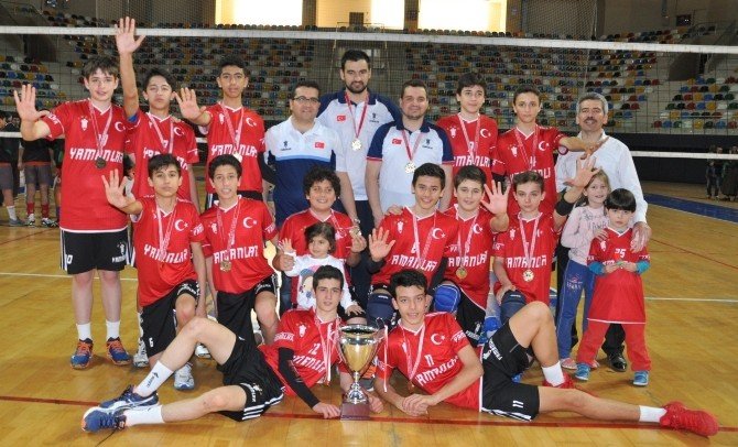 Yamanlar Voleybol’da Beş Yıl Üst Üste Türkiye Şampiyonu