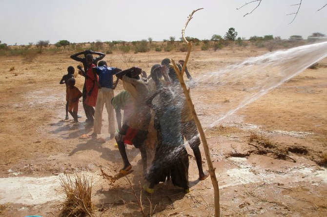 Bakan Eroğlu: Afrika’da 9 milyon kişiye sağlıklı içme suyu temin edildi