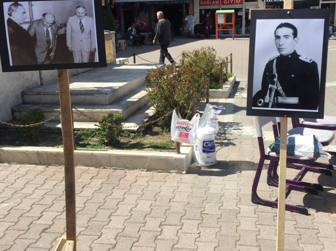 Merhum Alparslan Türkeş'in resimleri Havza'da sergilendi