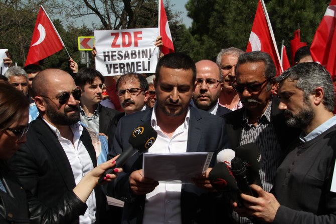 Cumhurbaşkanı Erdoğan gönüllülerinden ZDF’ye protesto