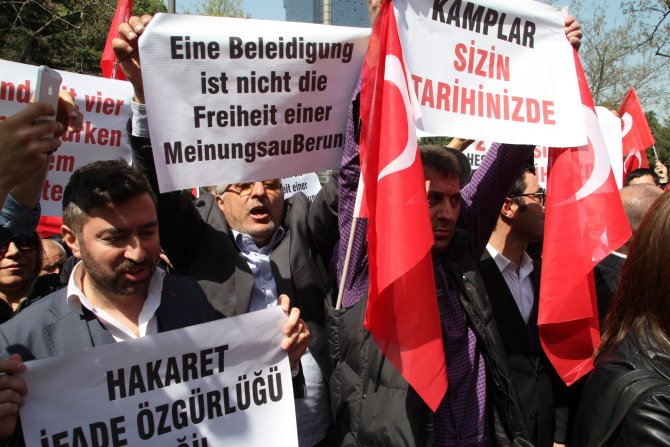 Cumhurbaşkanı Erdoğan gönüllülerinden ZDF’ye protesto