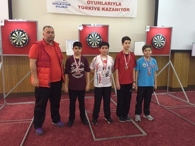 Bozüyüklü Dart Sporcuları Antalya’dan Madalya İle Döndüler