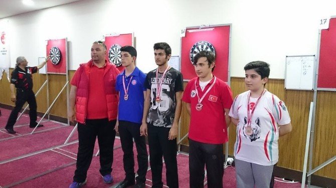 Bozüyüklü Dart Sporcuları Antalya’dan Madalya İle Döndüler