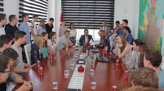 Başkan Genç, AB Erasmus Öğrencilerini Ağırladı