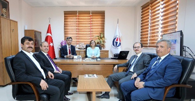 Gaziantep Büyükşehir Belediye Başkanı Fatma Şahin’den Oğuzeli Meslek Yüksekokulu’na Övgü