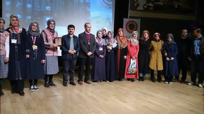 Rabia Hatun Kız Anadolu İmam Hatip Lisesi Yarışmaya Damga Vurdu
