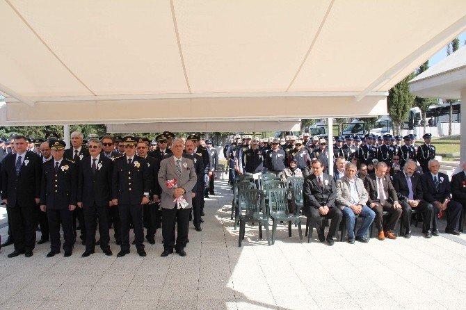 Şehit Polisler Mezarı Başında Anıldı