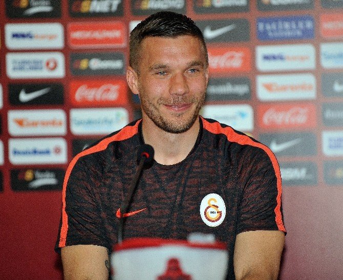 Lukas Podolskı: "Şampiyonluk Yarışında Beşiktaş Avantajlı"