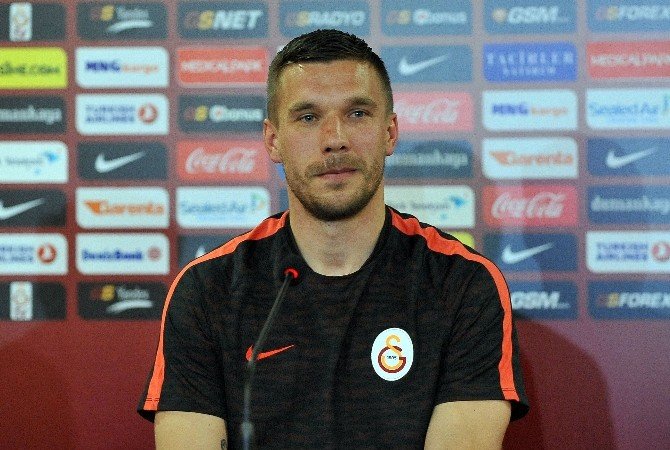 Lukas Podolskı: "Şampiyonluk Yarışında Beşiktaş Avantajlı"