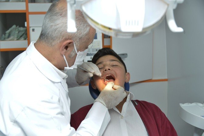 Gezici Diş Sağlığı Tarama Aracı İlçelerde