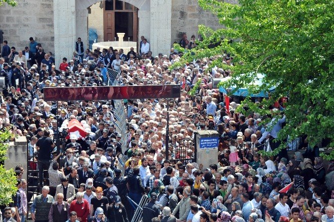 Tarsus Şehit Polis Dualarla Uğurlandı