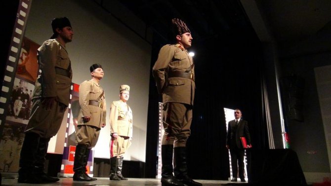 Azerbaycan İrevan Devlet Tiyatrosu tiyatro sevenlerle buluştu