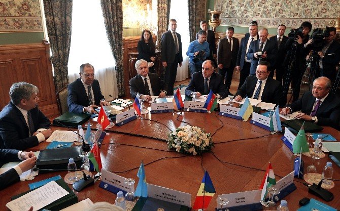 Azerbaycan Ve Ermenistan Dışişleri Bakanları Moskova’da Bir Araya Geldi