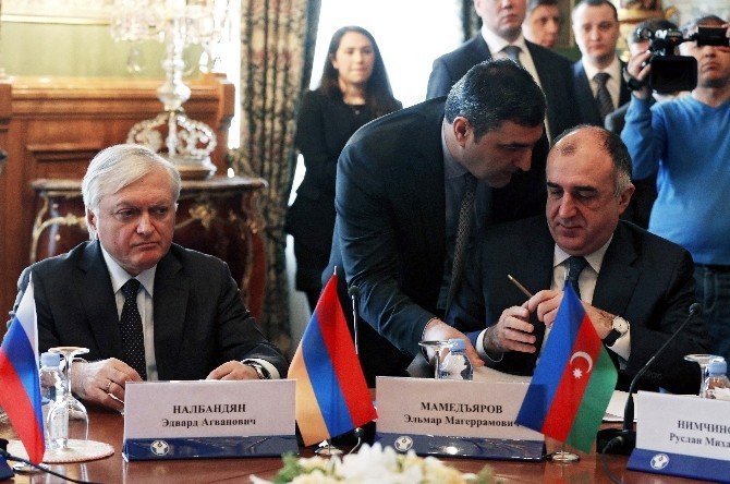 Azerbaycan Ve Ermenistan Dışişleri Bakanları Moskova’da Bir Araya Geldi