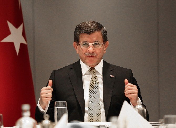 Başbakan Davutoğlu’ndan Mesajlar: