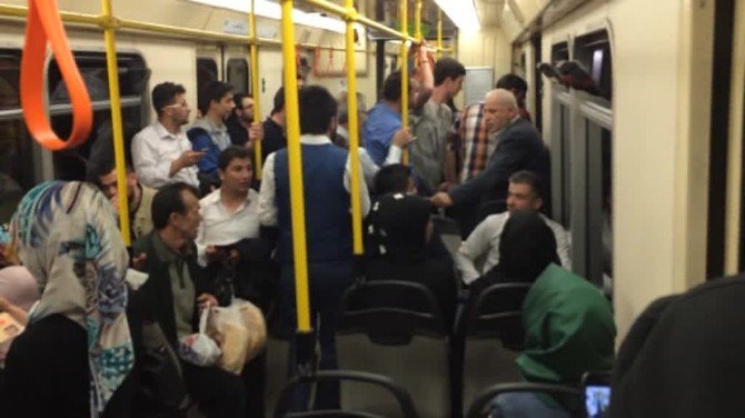 Bursa’da Metro Arıza Yaptı, Yolcular Mahsur Kaldı