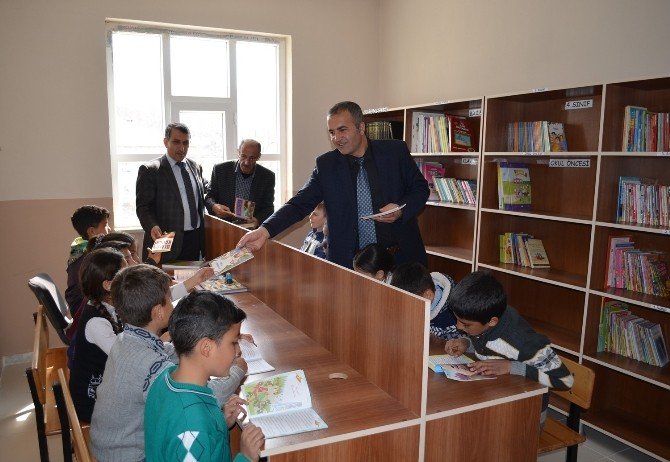 Adilcevaz’da Okul Aile Birliği Kütüphane Kurdu