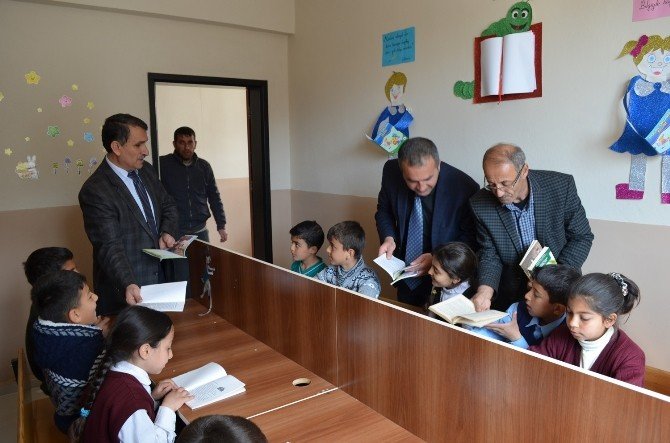 Adilcevaz’da Okul Aile Birliği Kütüphane Kurdu