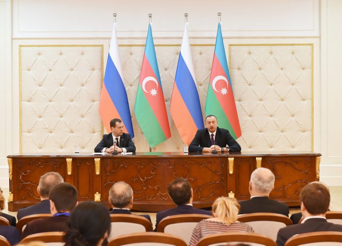 Cumhurbaşkanı Aliyev, Medvedev'i kabul etti