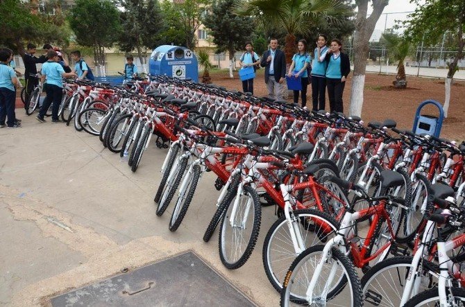 Öğrencilere 260 Adet Bisiklet Dağıtıldı