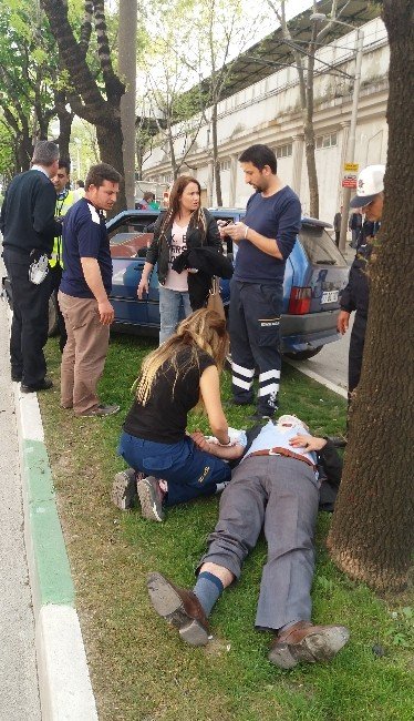 Bursa’da Ağaca Çarpan Araçta 2 Kişi Yaralandı