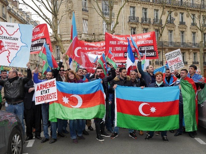 Ermenistan Paris’te Protesto Edildi