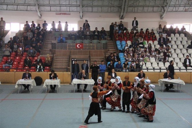 Erzincan’da Halk Oyunları Yarışmaları Tamamlandı