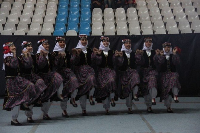 Erzincan’da Halk Oyunları Yarışmaları Tamamlandı