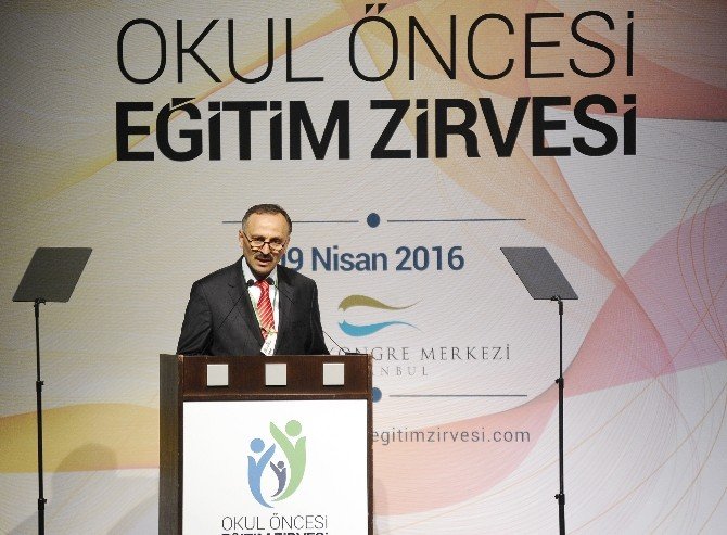 Emine Erdoğan: “Öğretmenlik Bir Memuriyet Değil, Bir Gönül İşçiliğidir”