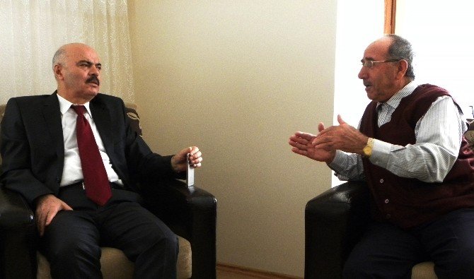 Kaymakam Çakmak, Şehit Ailelerini Yalnız Bırakmadı