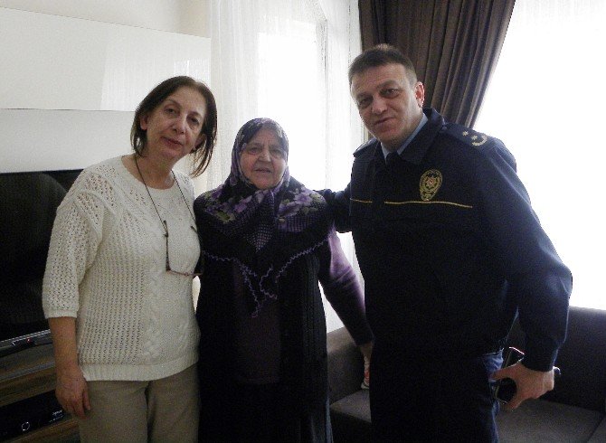 Kaymakam Çakmak, Şehit Ailelerini Yalnız Bırakmadı