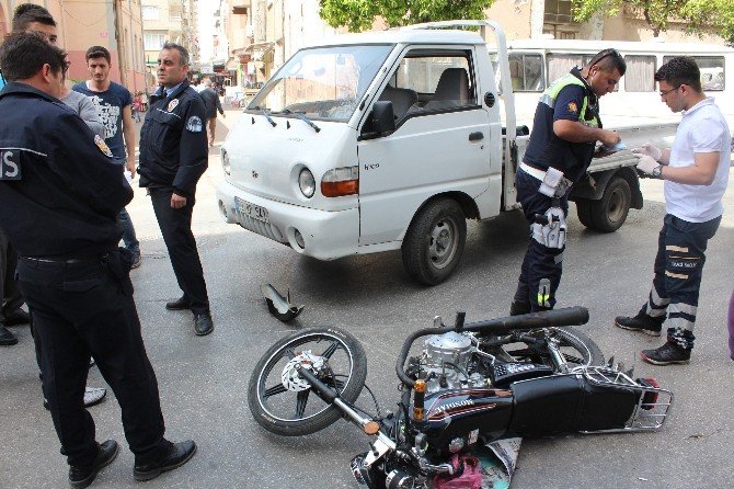 Nazilli’de Kamyonetle Motosiklet Çarpıştı: 1 Yaralı