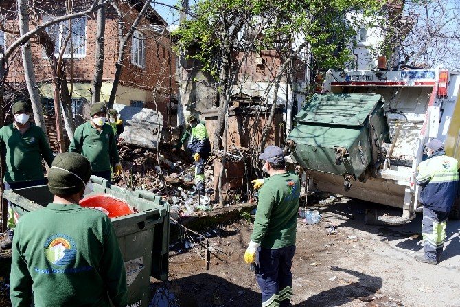Tuzla Belediyesi, Çöp Evden 8 Kamyon Çöp Çıkardı
