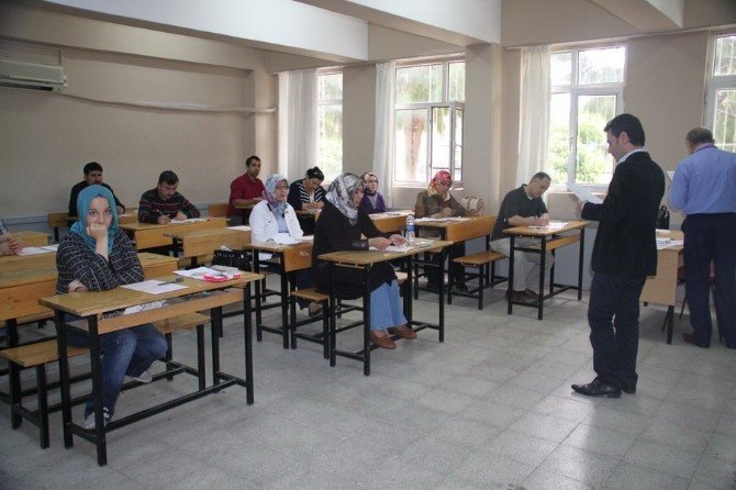 Sağlık Personeli Hac Sınavı Adana’da Yapıldı