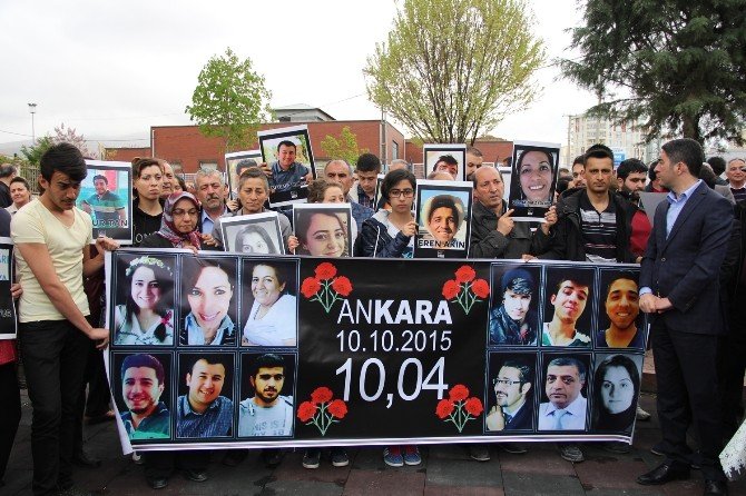 Ankara Saldırısında Ölenler Anıldı