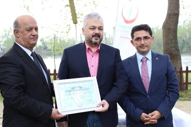 Edirne’de Yılın Hekimlerine Ödülleri Törenle Verildi